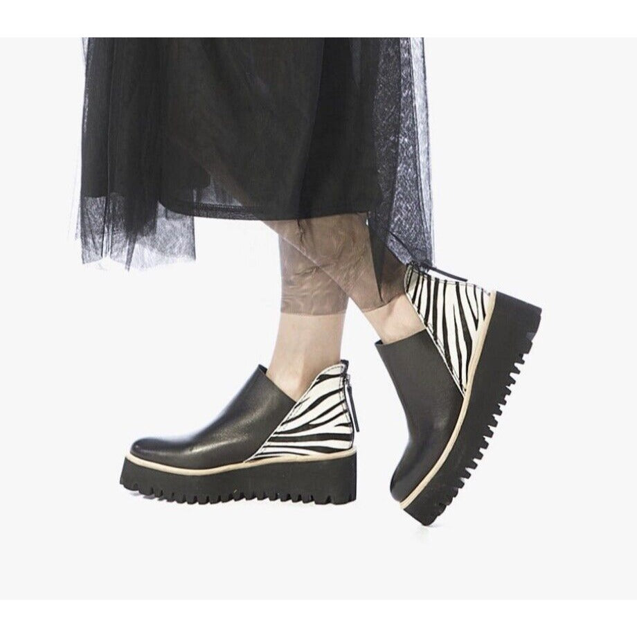 All Black Womens Flatform Jungle Tread Booties Black Zebra Size 10M