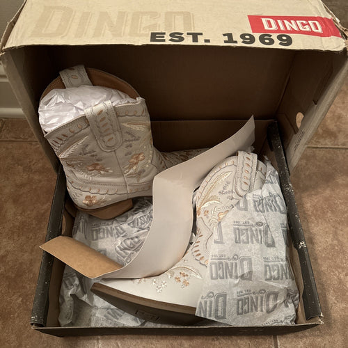 Dingo Womens DI748 White Primrose Pull On Block Heel Western Boot Size 8.5 M
